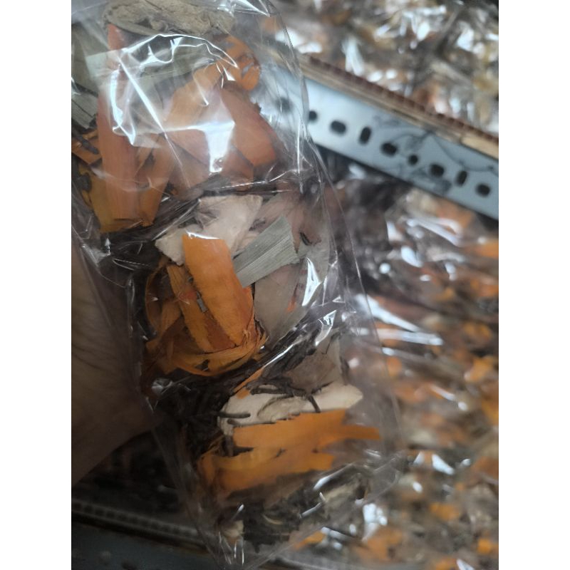 

WEDANG UWUH KOMPLIT JAHE SECANG isi 10pcs