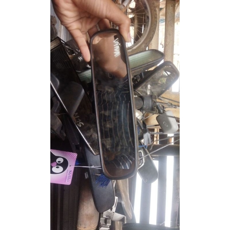 spion tengah nissan livina