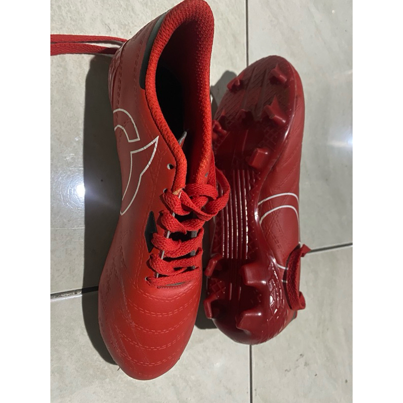 SEPATU SEPATU BOLA SECOND