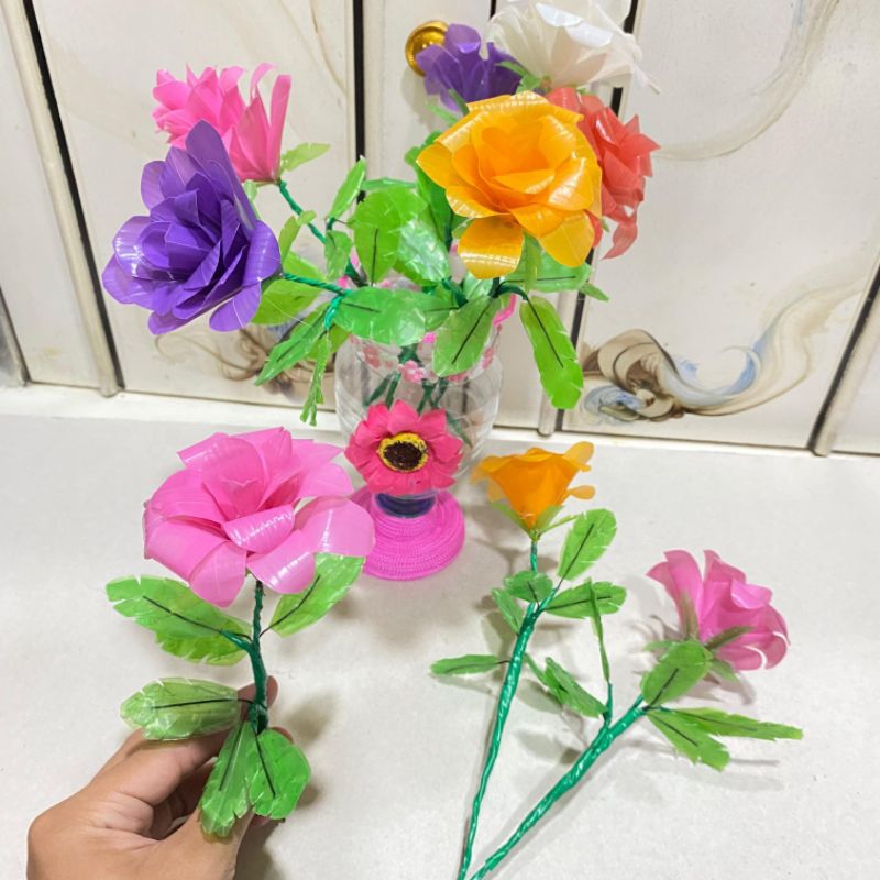 Harga satuan bunga dari sedotan dan kawat besi