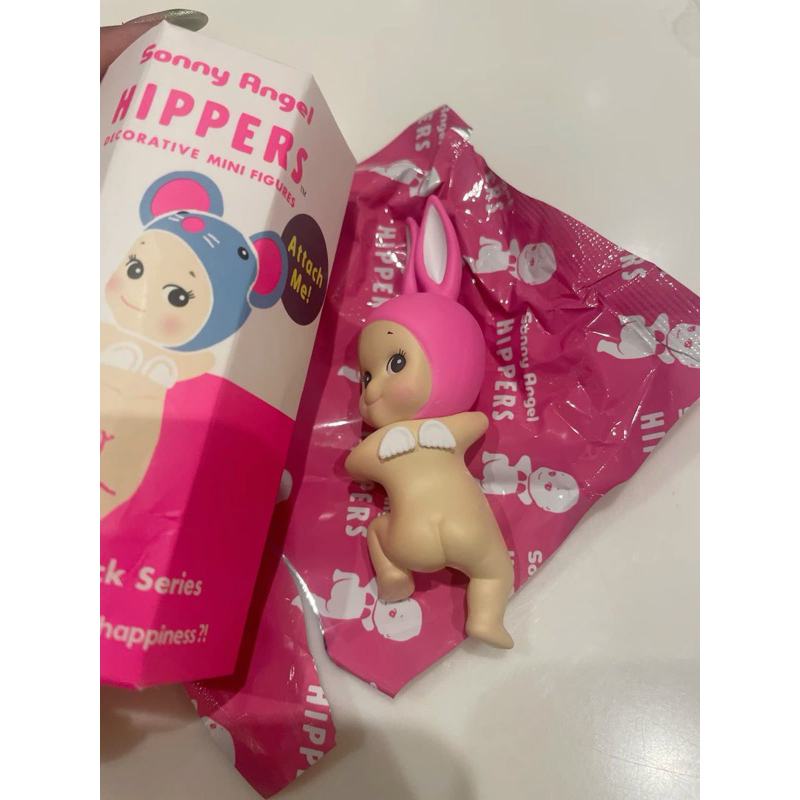 SONNY ANGEL HIPPERS LOCK BACK RABBIT