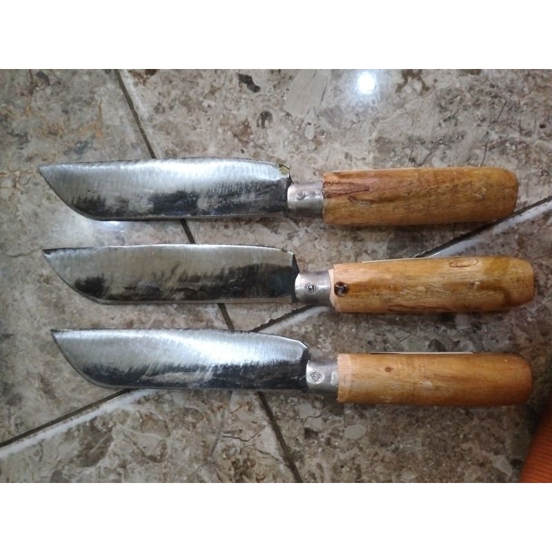 pisau dapur tradisional