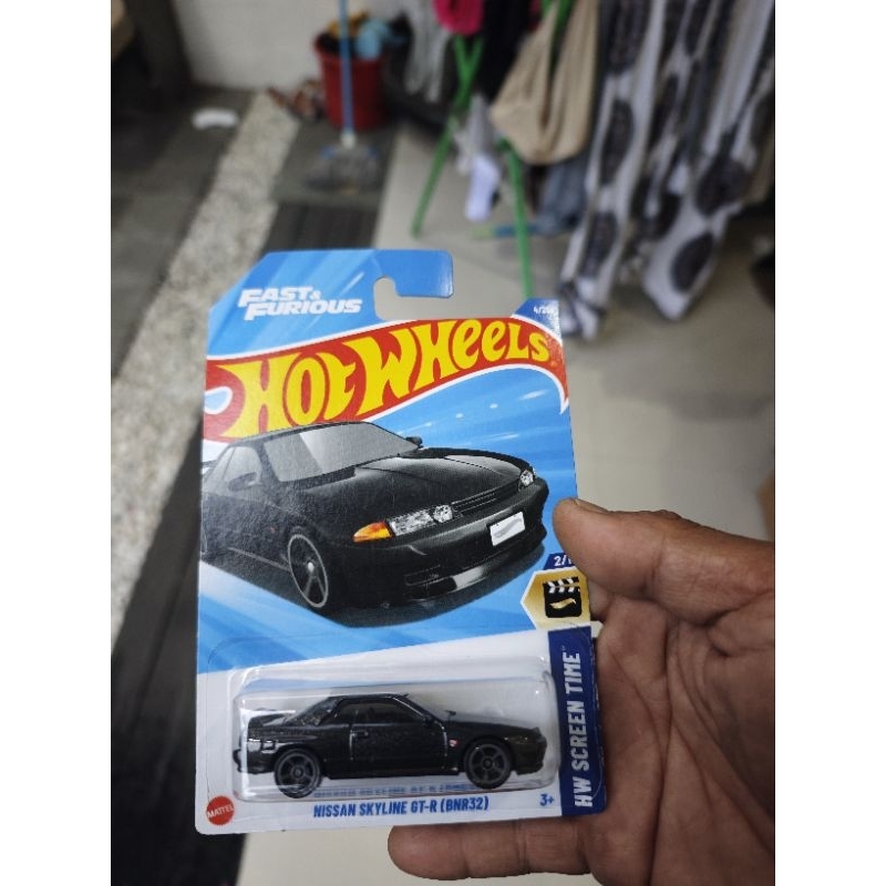 hotwheels nissan skyline r32