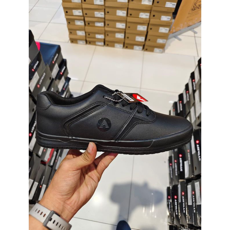 Sepatu Sneakers Pria Airwalk Bexley - Full Black Original