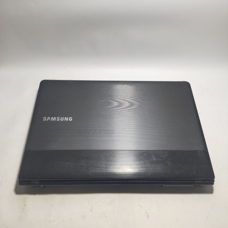 Kesing Case Original Casing Laptop Samsung NP300E4X