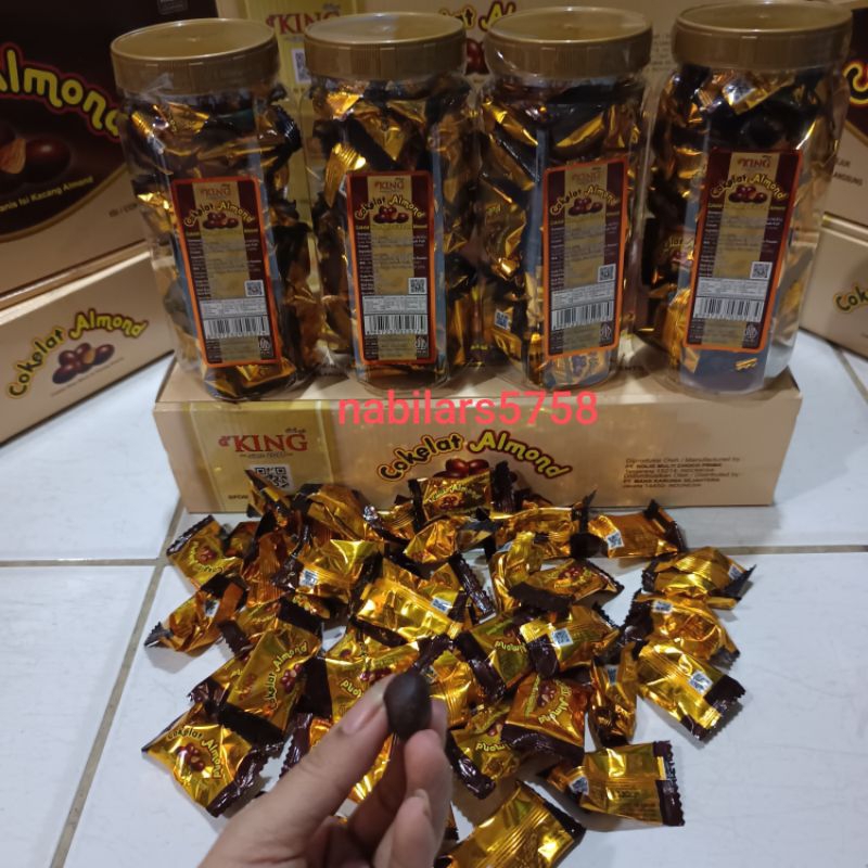 

Coklat Almond d'KING Musdalifah 1 Dus isi 4 Toples