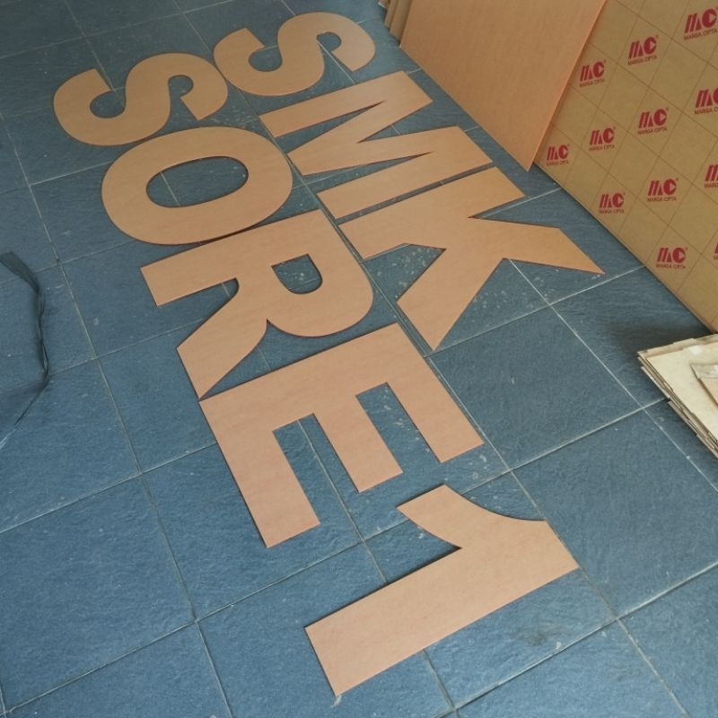 Akrilik Huruf Timbul / Latter Acrylic Custom / Akrilik Warna Tebal 2mm