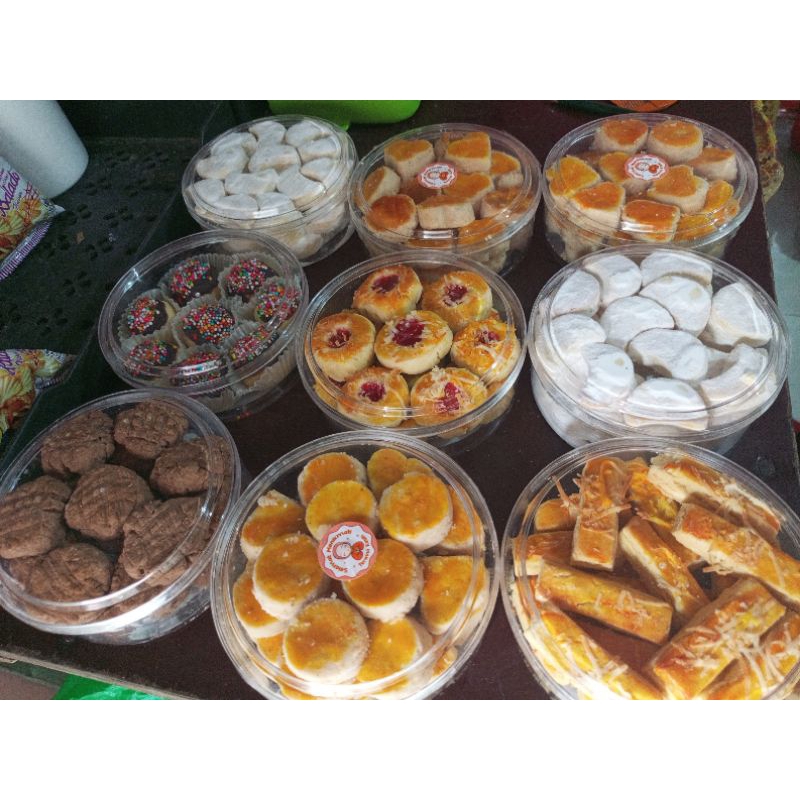 

Paket kue kering lebaran. 250gr