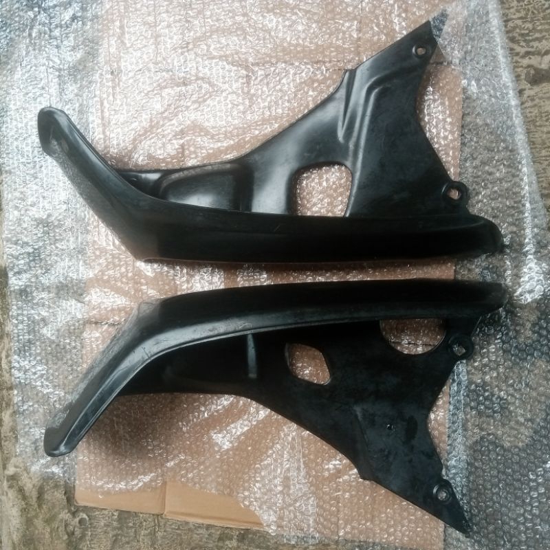Sayap depan Kanan kiri sepasang bekas cabutan motor Astrea Grand 1993-1997 original