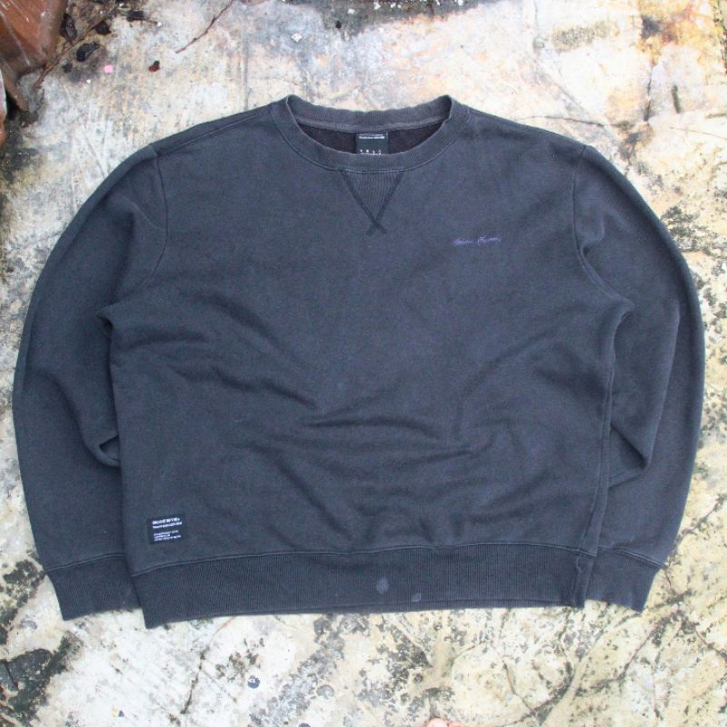 crewneck groove rhyme