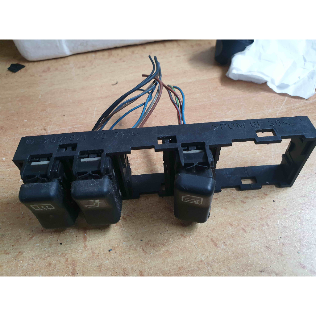 Saklar power headrest central lock panel dashboard Mercy Mercedes W202 C200 C180