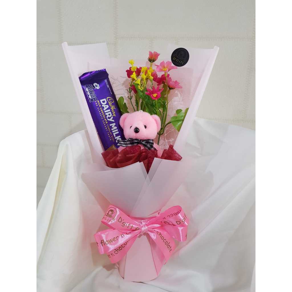 

Buket coklat valentine / ulang tahun / wisuda
