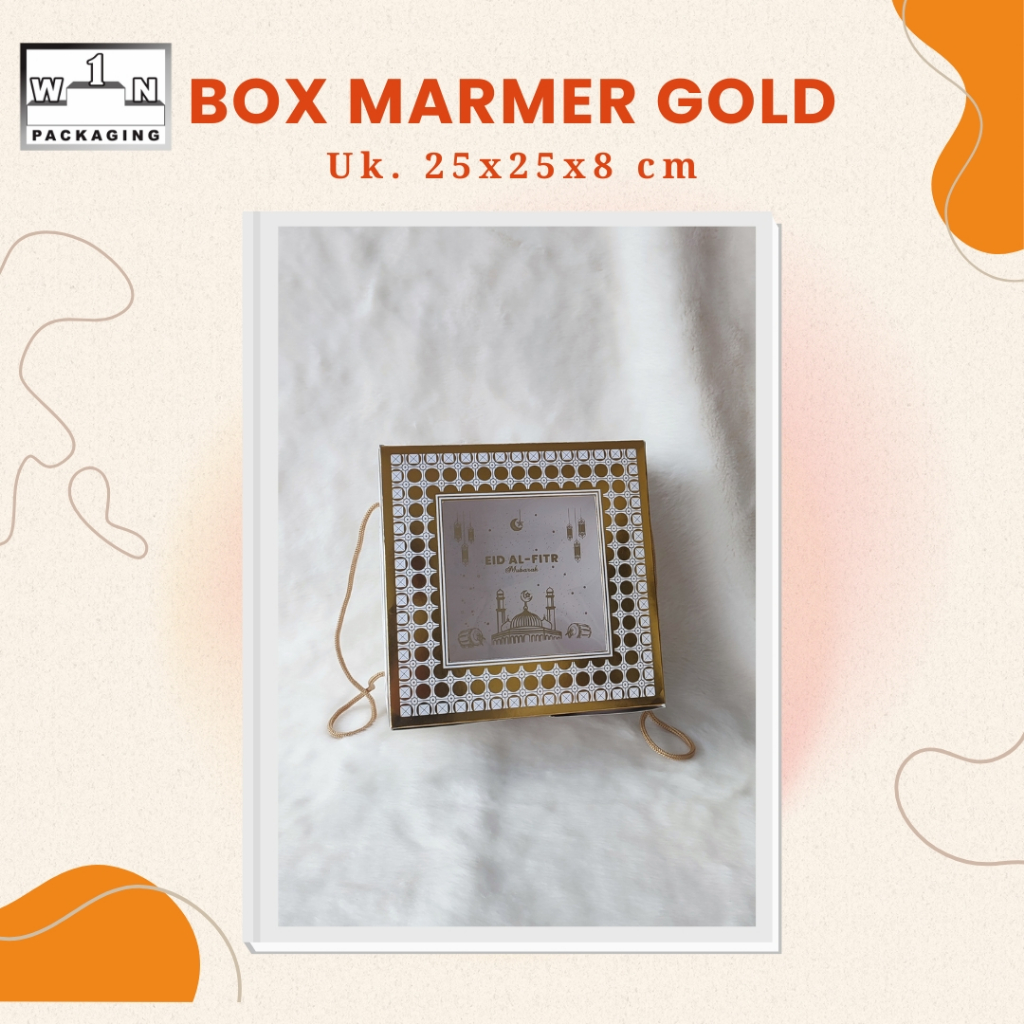 

Box Mika Eid Laminasi 22x22x10 Hampers Lebaran Eid Mubarak Imlek Marmer Ivory Window Kotak Kue Emas