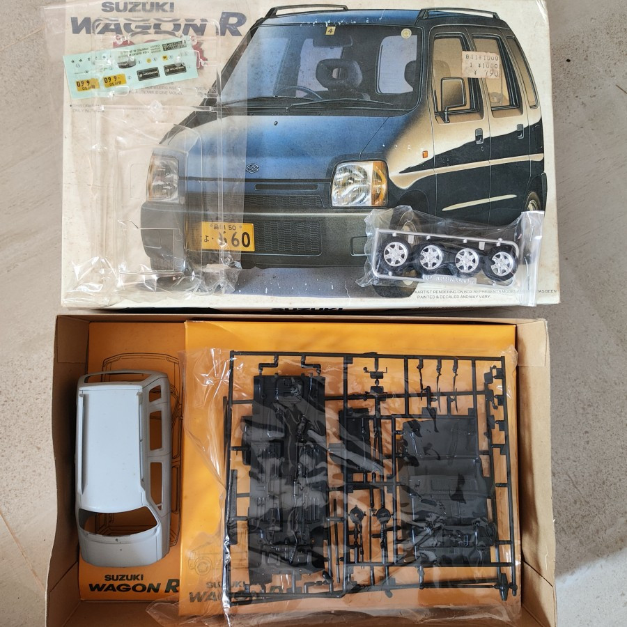 Fujimi Diecast Miniatur 1:24 Wagon R JDM Karimun Kotak