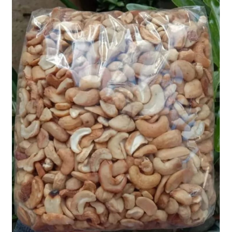 

kacang mede patahan mateng 500 gram