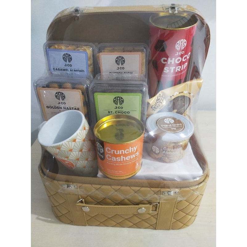 

READY STOK SIAP KIRIM hampers lebaran hampers idul Fitri hampers iftar ramadhan parcel ramadhan parsel Jco parsel kue kering hantaran mewah gift luxury parsel eksklusif