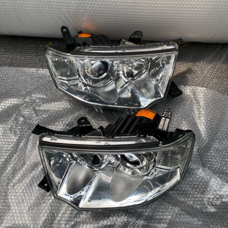 headlamp lampu depan mitsubishi pajero dakar