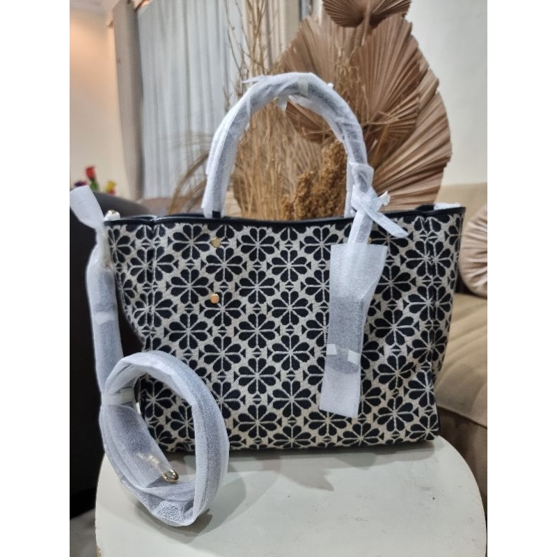 spade flower medium tote sand multi