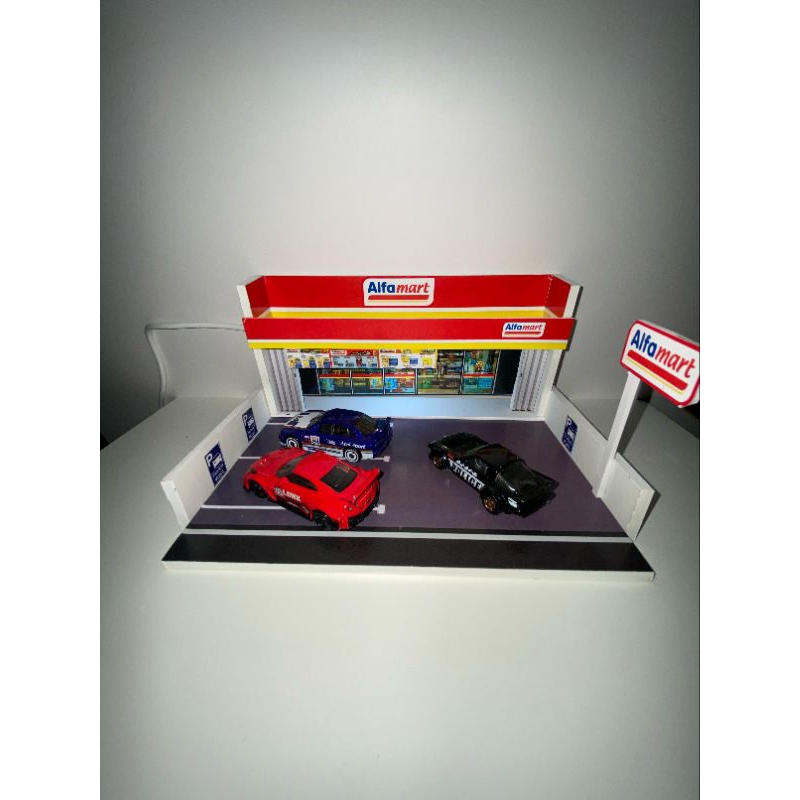 Diorama diecast Alfamart skala 1:64
