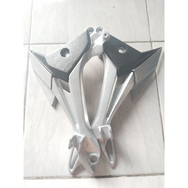 postep bostep pijakan kaki belakang supra x 125 new Dobel disk supra FI injeksi