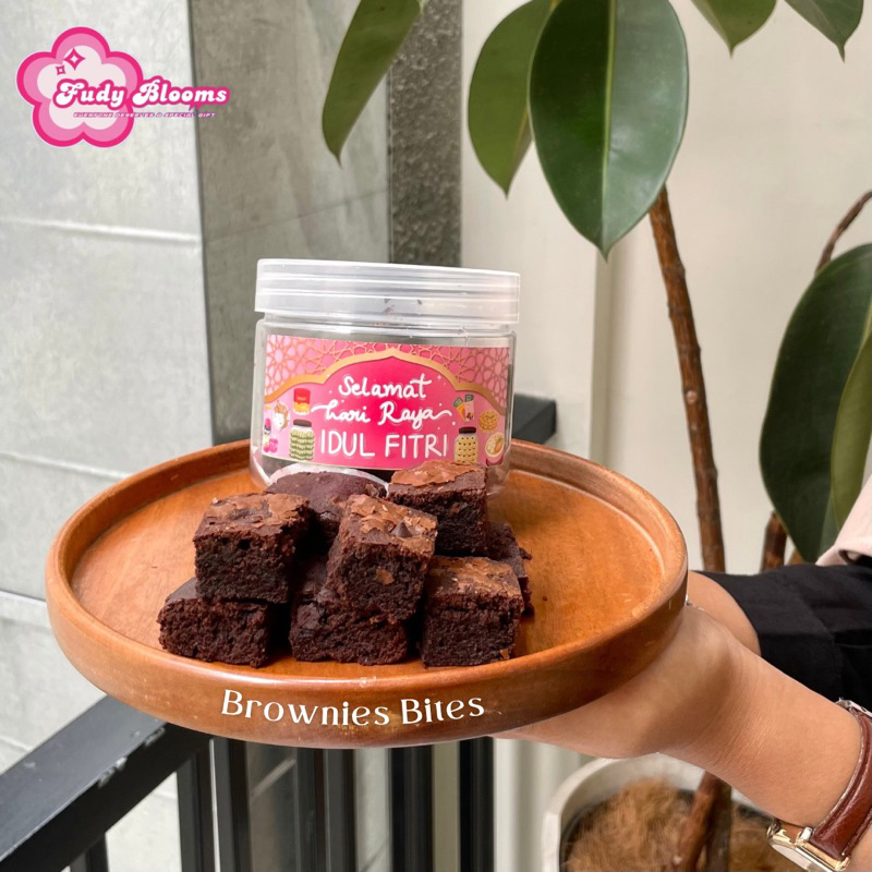 

Hampers Lebaran • Hampers Idul Fitri • Hampers Brownies