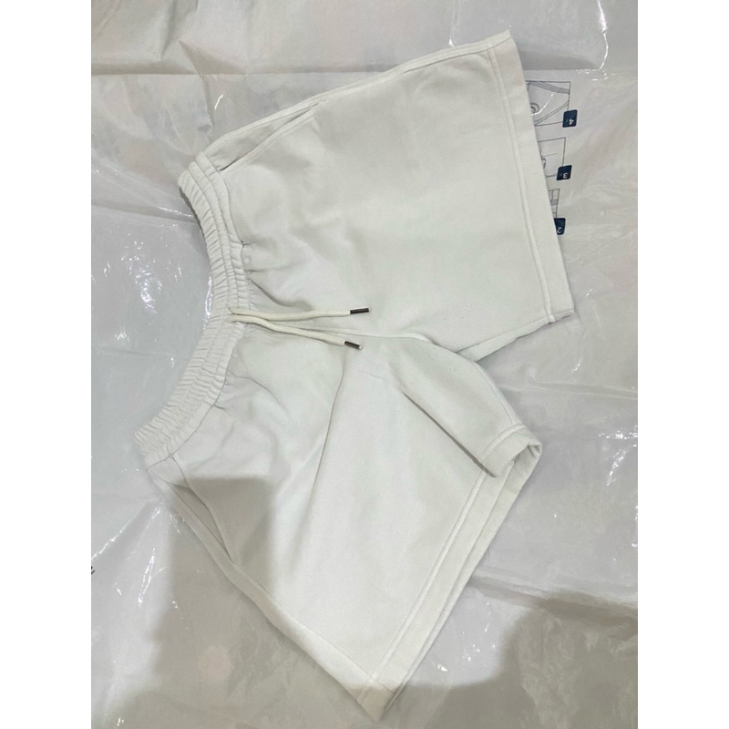 celana pendek GU uniqlo