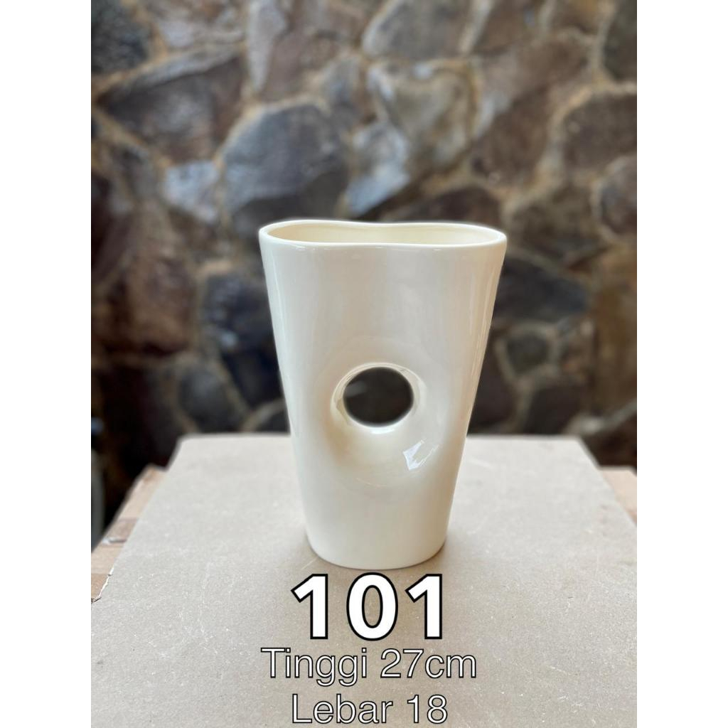 Pot Vas Bunga  Keramik Gelobang Putih Polos T: 27cm L: 18cm Dekorasi Ruangan Hiasan Meja Bunga Flori