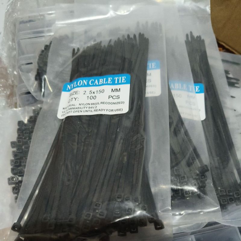

kabel tie ukuran 2,5x 150 mm. 100 pcs