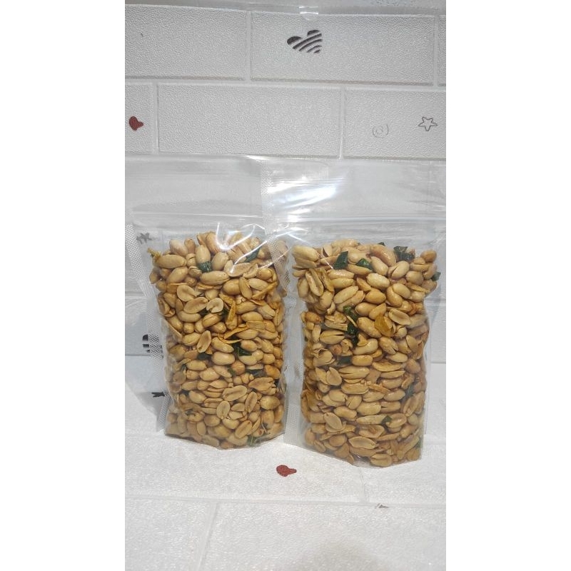 

Kacang Bawang Gurih Renyah