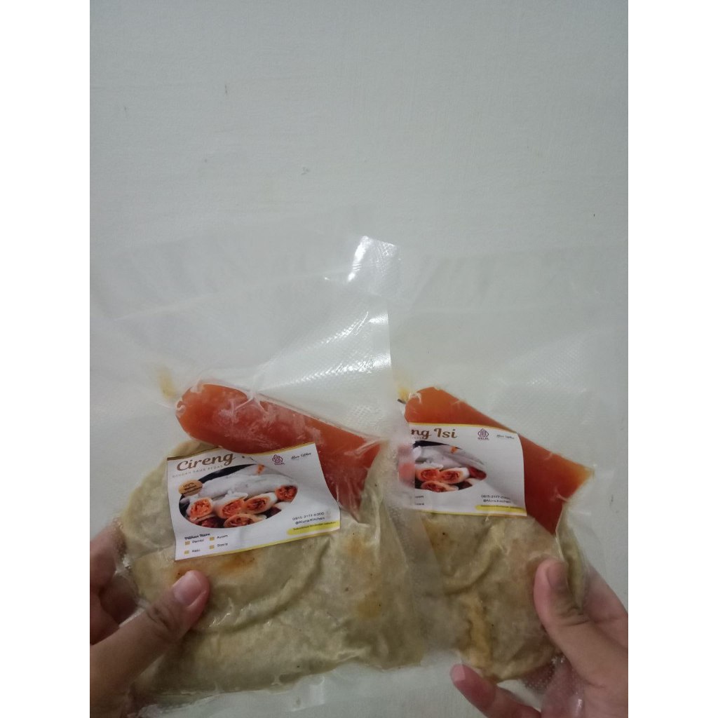 

Cireng Isi Ayam Suwir Pedas / Pentol Pedas/ Sosis Pedas / Keju Premium 1 Pack Isi 4 (Free Cocolan Saus)