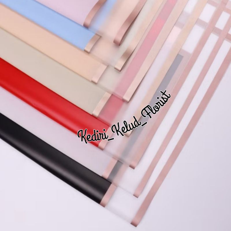 

1 Lembar Kertas Buket FREE PACKING Kertas Buket Bunga List Gold Transpatan Wrapping Paper Gold Transparan