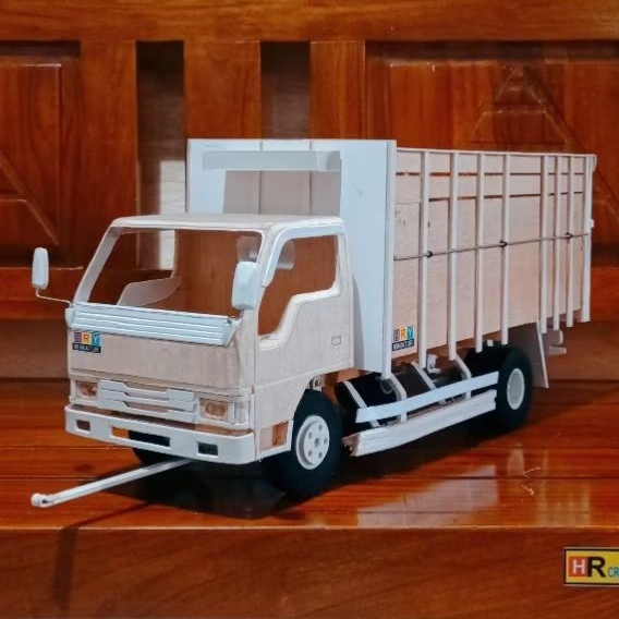 Miniatur truk Ragasa Herex skala 12. Mainan untuk anak-anak dan remaja miniatur truk mentahan bahan 