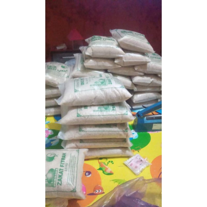 

BerasZakatFitrahKemasan2,5kg40.000