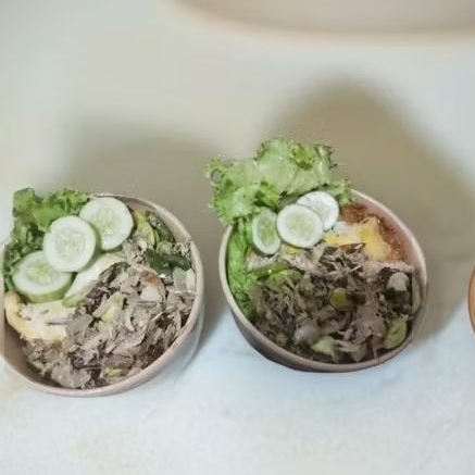 

Terima pesanan Ricebowl Tongkol suwir cabe ijo,cumi asin pelangi , tongkol suwir mercon.