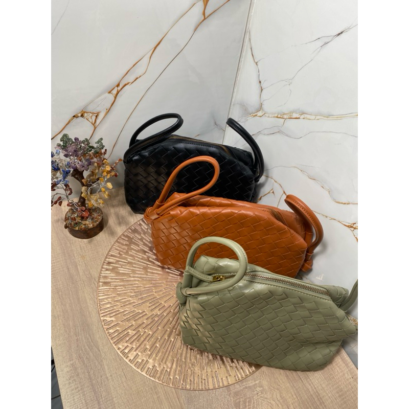 Slingbag Anyam Tas Wanita Import | BV Loop Lindie