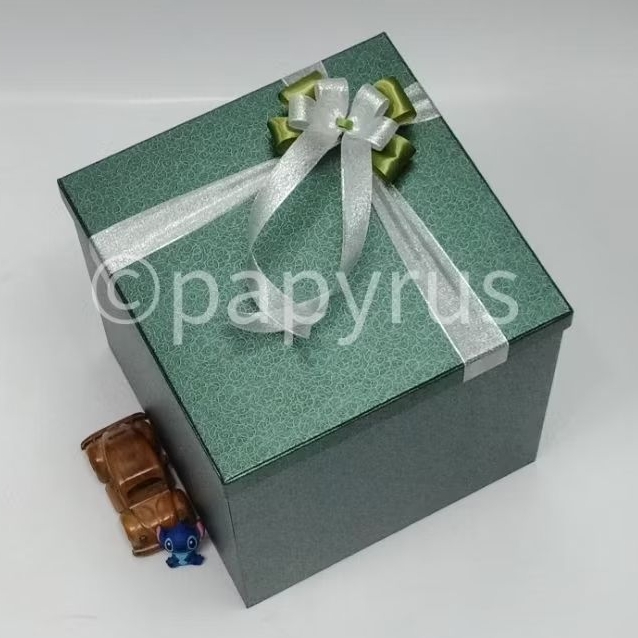 

PAPYRUS 30x30 Tinggi 30cm Kotak Kado Gift Box Hadiah V2