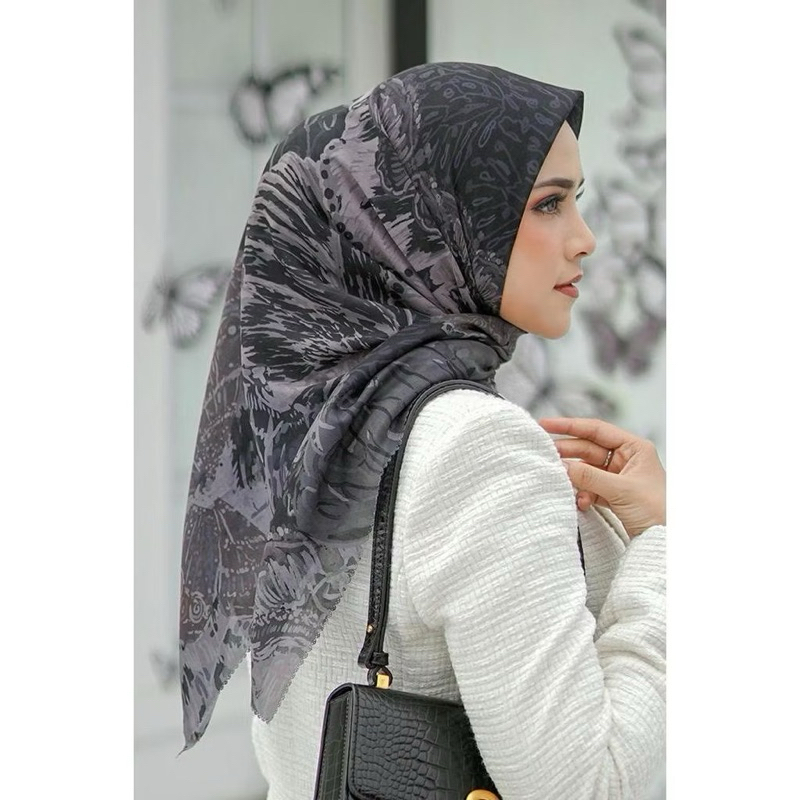 The Farsha Series Buttonscarves - Black