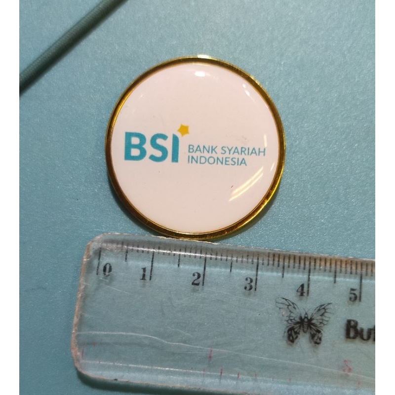 Lencana pin BSI Bank Syariah Indonesia