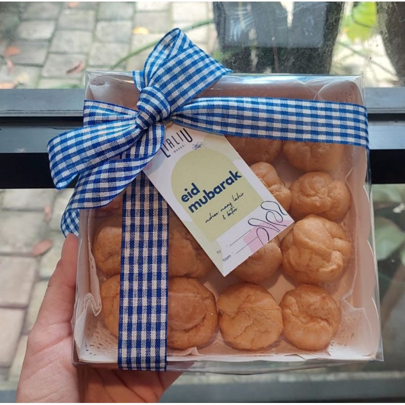 

SOES VANILLA BITE SIZE 16 pcs by LIA LIU BAKES - kue sus cream puff choux