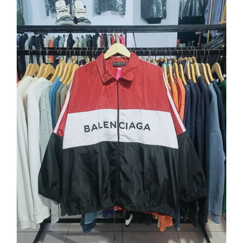 jaket Balenciaga