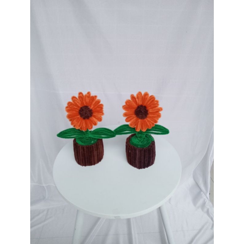 POT-BUNGA-MATAHARI-KAWATBULU-PIPECLEANER-HIASAN-MEJA-TAMU