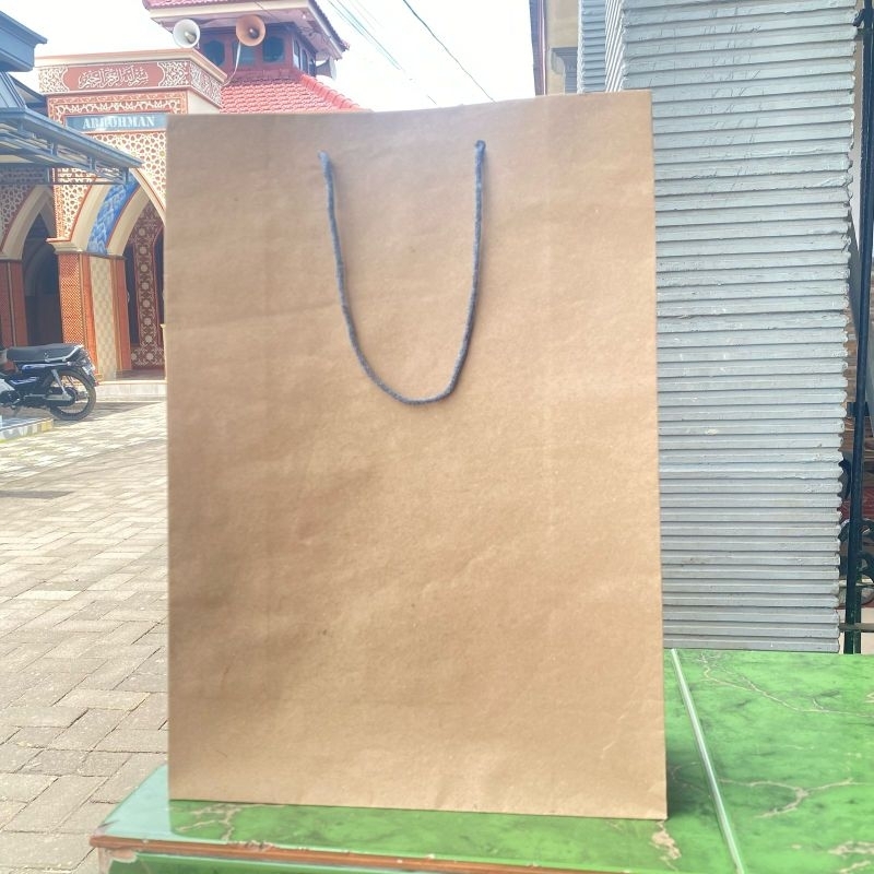 

Paper bag polos coklat ukuran 25x10x35 (PxLxT) |Tas Kertas |Tas Kado |Tas Souvenir |paperbag coklat custom