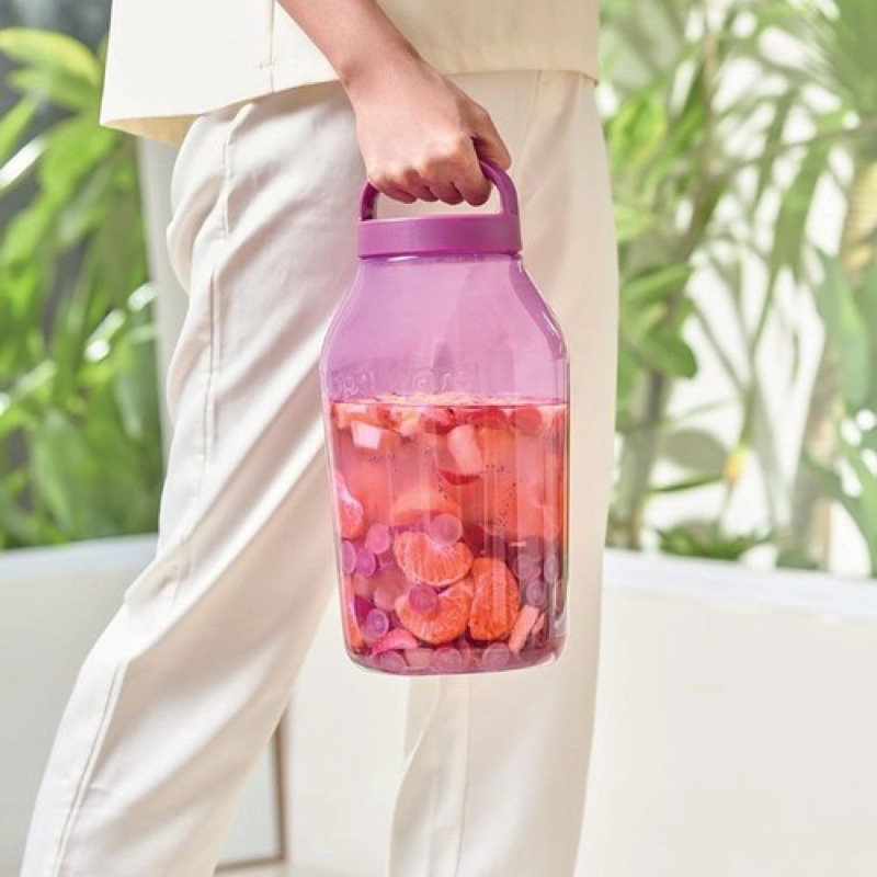 Universal Jar Tupperware