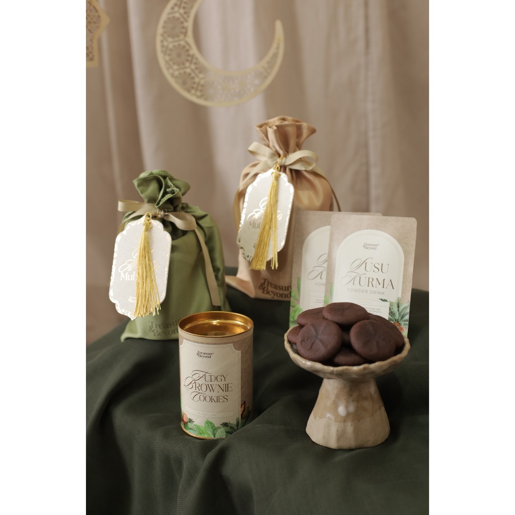 

(READY STOCK) MUSCAT Hampers / Gift Box / Souvenir / Birthday Gift Set