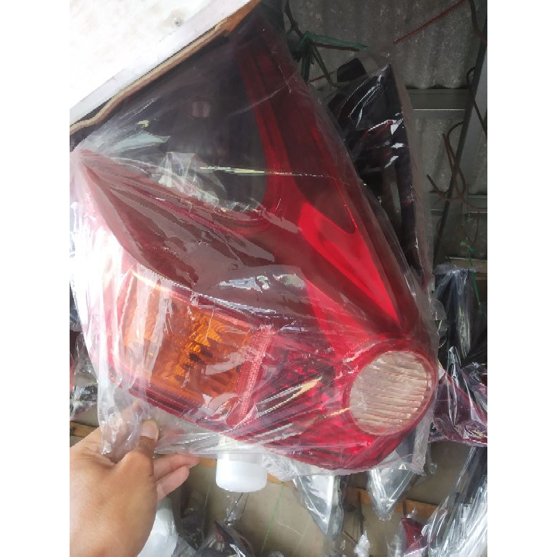 Stoplamp Nissan Juke kiri