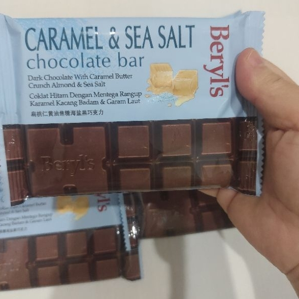 

Cokelat Beryl's [READYSTOCK EXP 10/25] INSTAN SAMEDAY JABODETABEK | Caramel Chips & Sea Salt (100g) | Cokelat Batangan Beryls, Cokelat Malaysia Halal, Signature Oleh-Oleh Jastip Malaysia