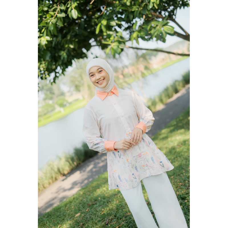 La Vierra - Selma Signature Blouse Printing