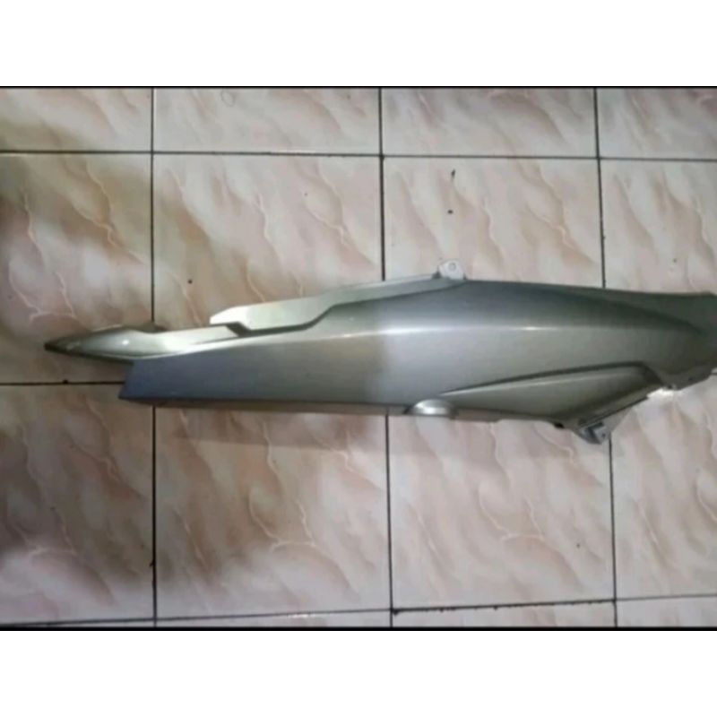 bodi body samping kanan vega r new silver ori original YGP yamaha
