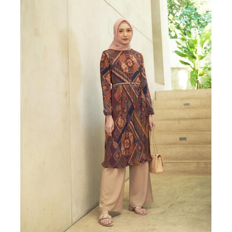 Preloved Sahara Tunik Pleats by Heaven Lights (Voyage size S)