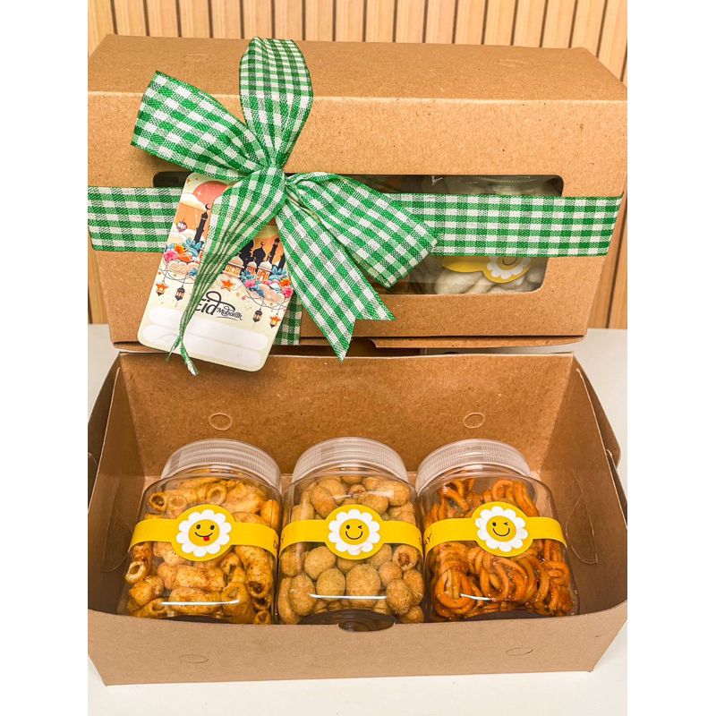 

HAMPERS COKLAT SNACK GIFT BOX KADO LEBARAN WISUDA ULANG TAHUN LUCU UNIK